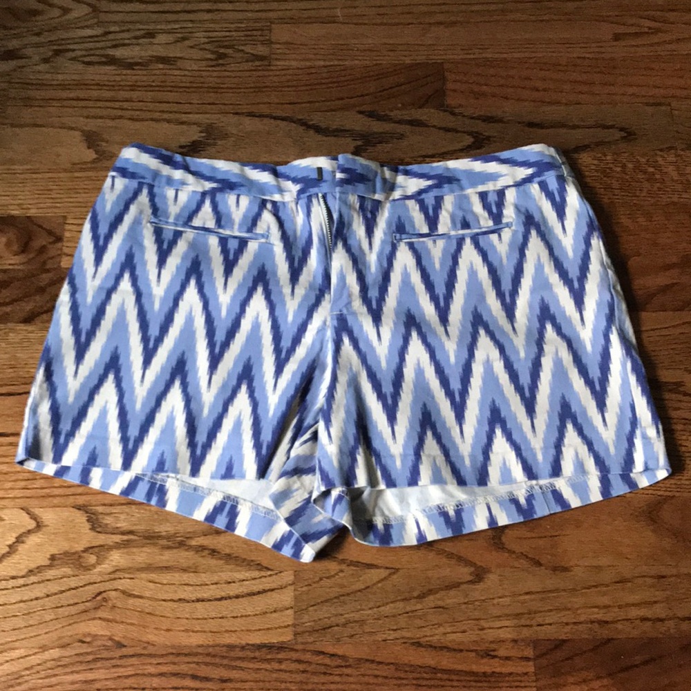 Blue patterned GAP shorts